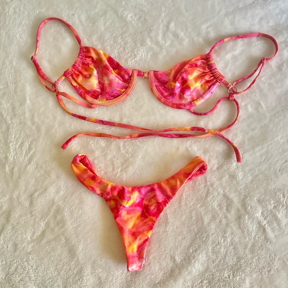 FAE SWIM / FAE HOUSE - Sheridan Top & Zenith Bottoms in Bloom - Picture 1 of 5